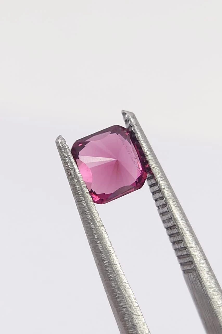 1.08ct Natural Pinkish Red Malaya Garnet Loose Gemstone From Tanzania — view 4